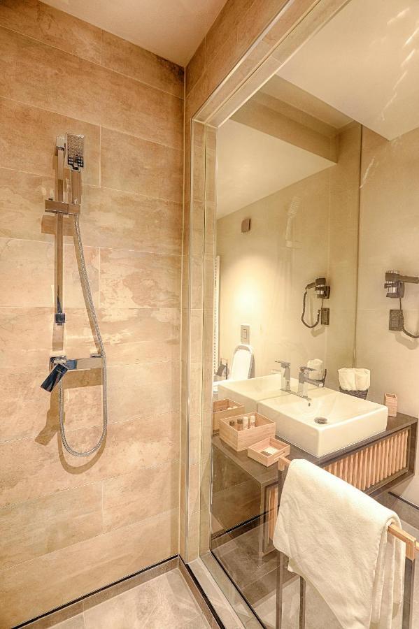 Hotel Nani Nani Boutique Braşov Esterno foto