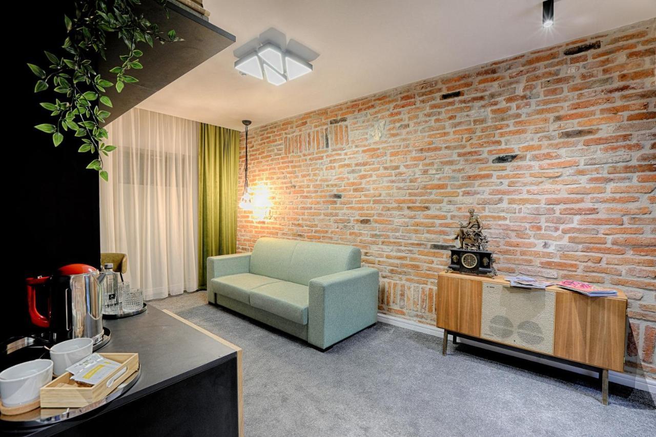 Hotel Nani Nani Boutique Braşov Esterno foto