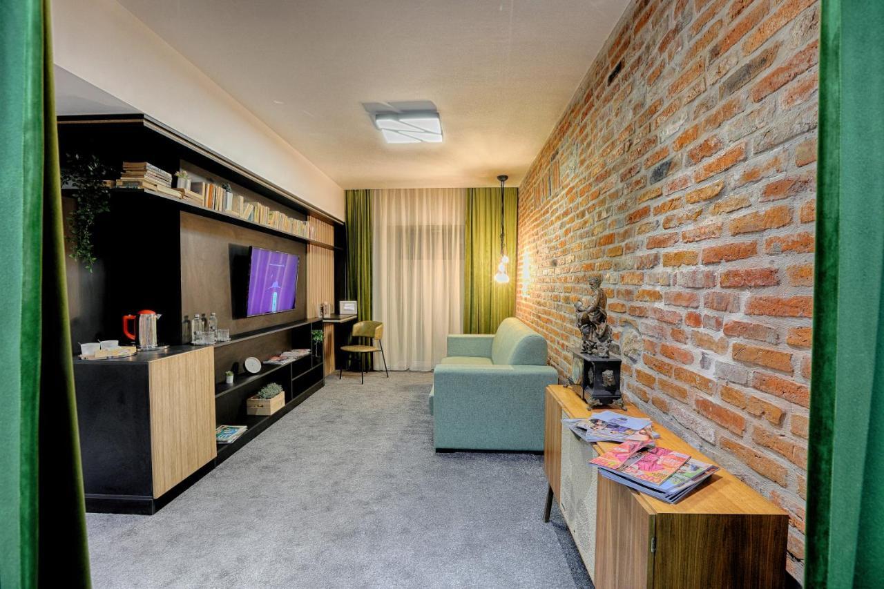 Hotel Nani Nani Boutique Braşov Esterno foto